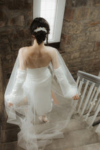 Load image into Gallery viewer, Tulle Cape