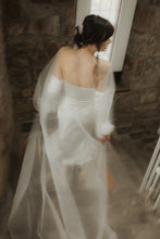 Load image into Gallery viewer, Tulle Cape