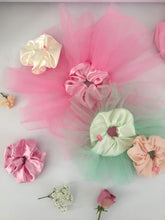 Load image into Gallery viewer, Oversized Scrunchie in Mint
